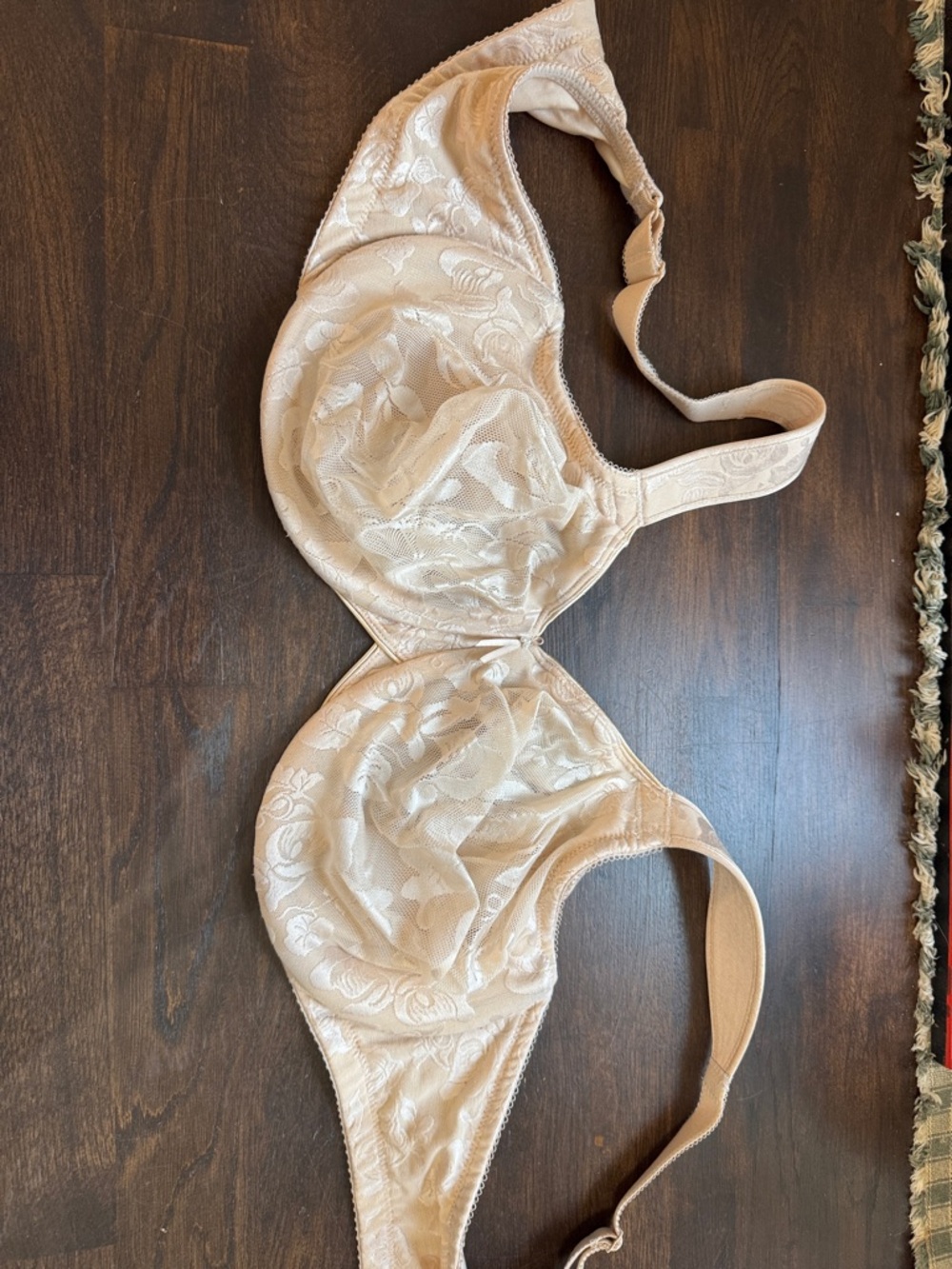 Lace Full-Coverage Underwire Bra in Light Nude